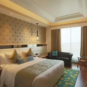 silk-palace-near-delhi-airport.hotelsdelhi.org/